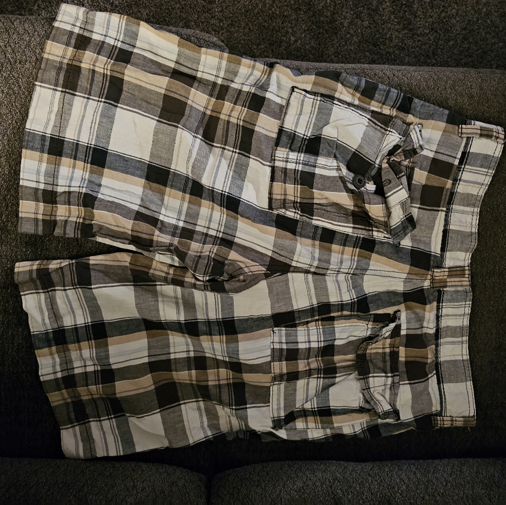 Shorts - Picture 3 of 3